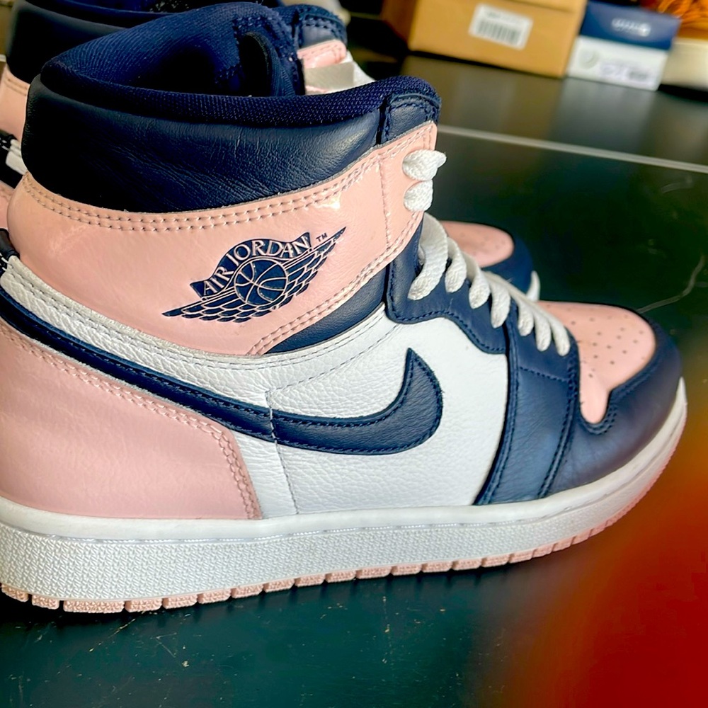 2021 Wmns Air Jordan 1 Retro High OG
SE 'Bubble Gum' sz 9.5